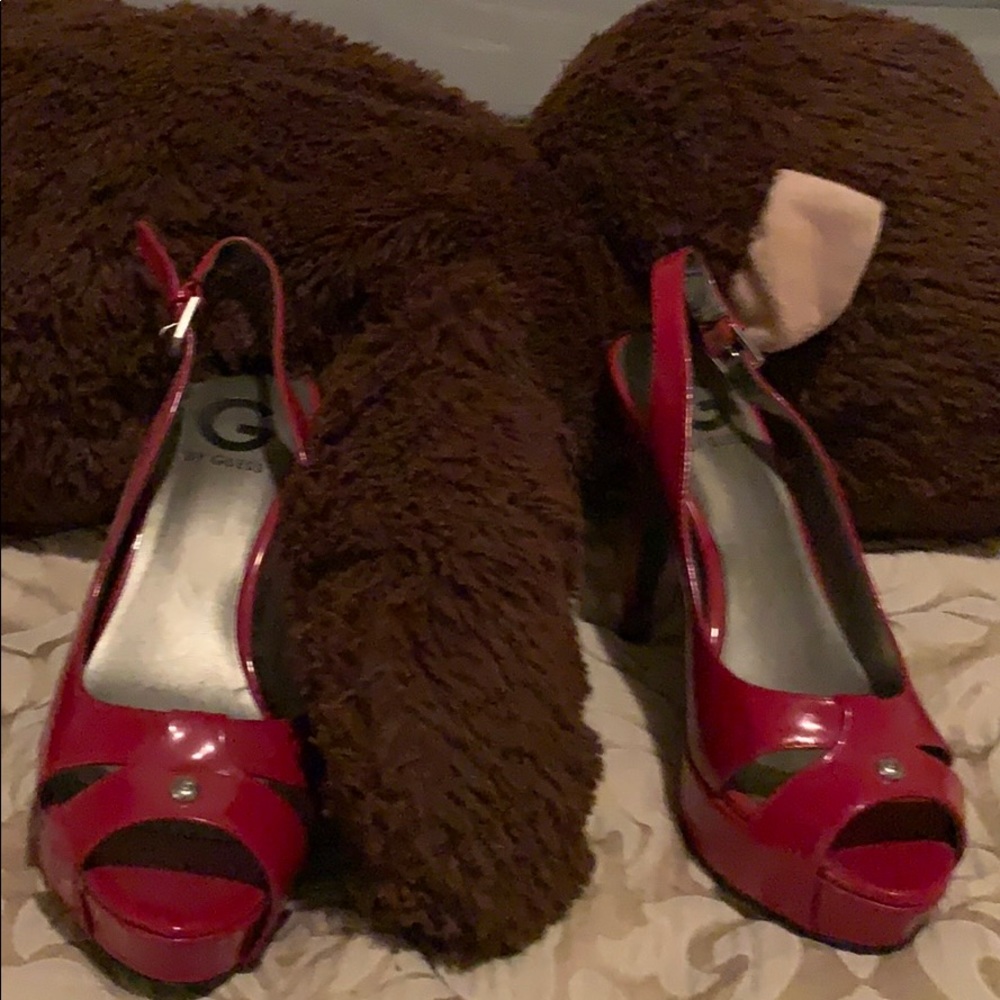 Red patent leather pumps